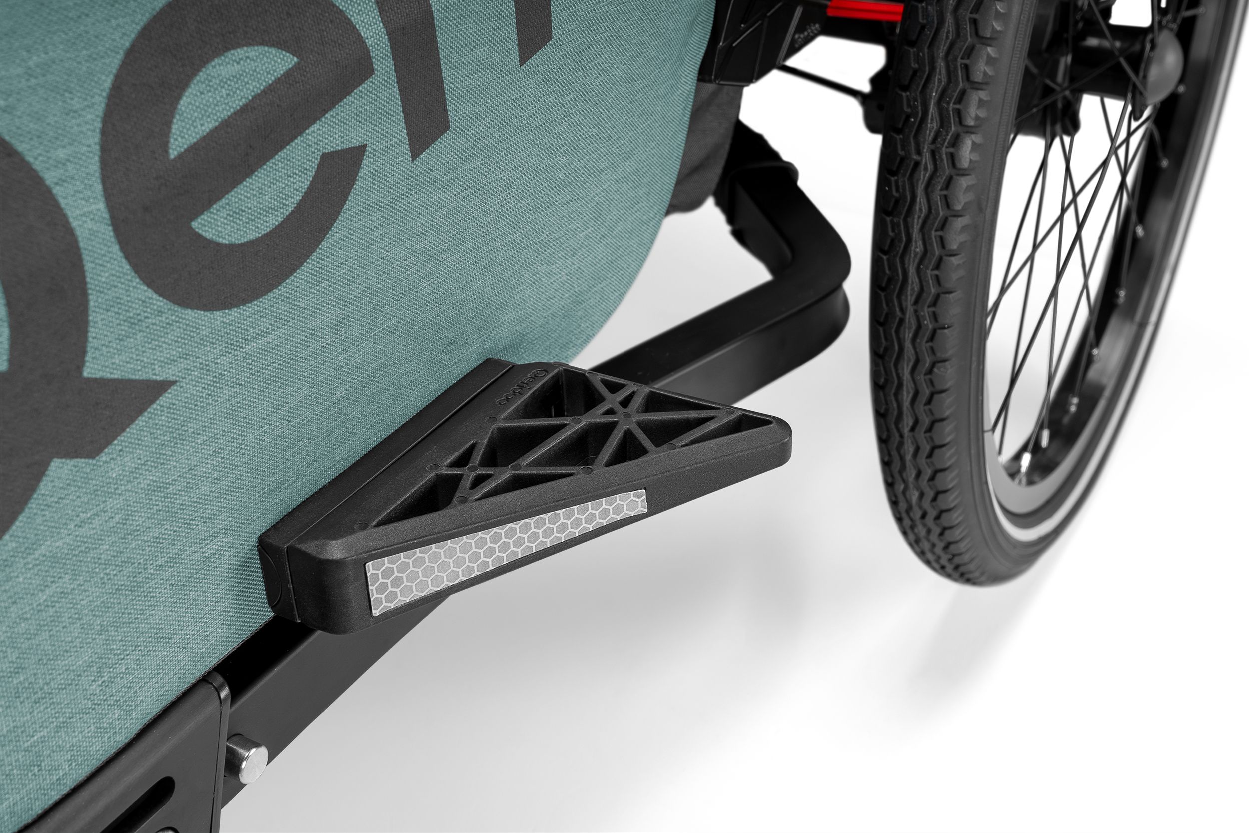 009_QUPA_Plus_Radabweiser_2500px_RGB